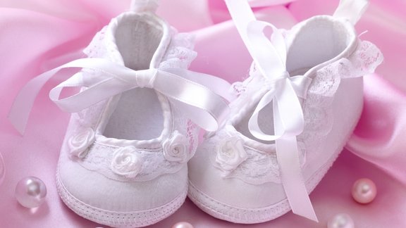 jaundzimušais zīdainis mazulis meitenes kurpītes rozā girl pink newborn