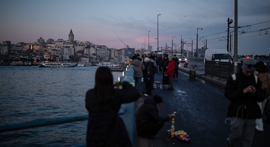 Turcijā pēc saindēšanās ar alkohola surogātu miruši 33 cilvēki; 48 nonākuši slimnīcā