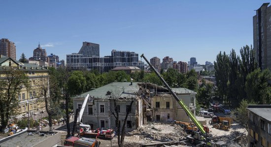 Латвия направит медицинские товары в разрушенную киевскую больницу "Охматдет"