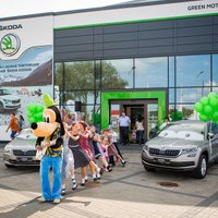 Foto: 'Škoda' salonā 'Green Motors' nosvinēts 1. septembris