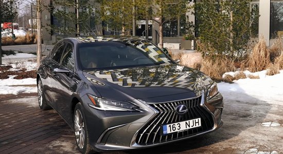 Lexus ES 300h: тихо едет, далеко приедет (ВИДЕО)