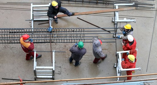 В Межциемсе на месте недостроенного роддома нашли "капсулу времени"