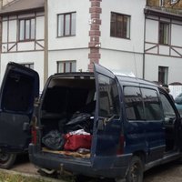 Policisti atsavina Centrāltirgum paredzētu kontrabandas cigarešu kravu