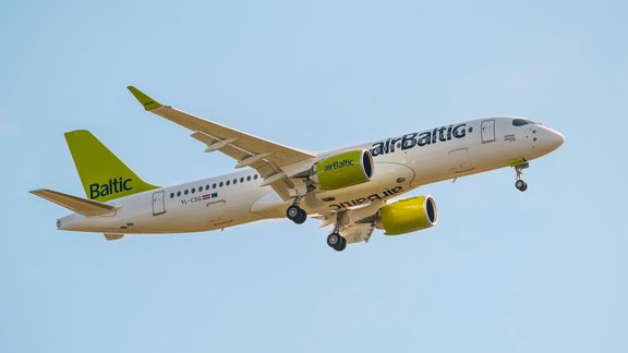 airbaltic cs300 bombardier ylcsg