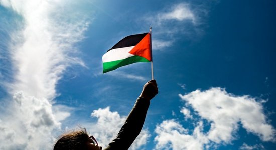 Īrija, Norvēģija un Spānija vienlaicīgi paziņo par plāniem atzīt Palestīnas valsti