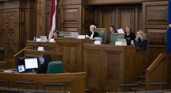 Saeima budžeta debates turpinās arī piektdien. Teksta tiešraides arhīvs.