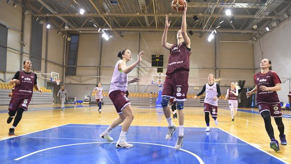 Basketbols: Latvijas sieviešu basketbola izlase gatavojas EČ kvalifikācijas mačam