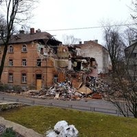 Жильцы взорвавшегося дома в Агенскалнсе смогли забрать свои вещи