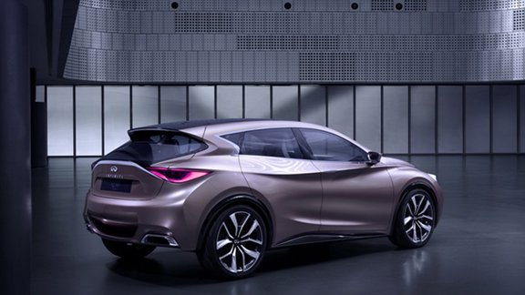 Infiniti Q30