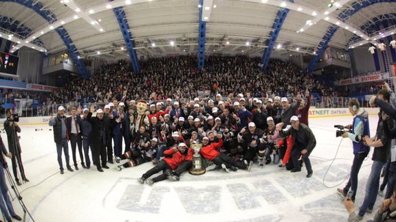 Nefnjaniks Almetjevsk, VHL, Cup Bratina