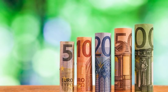 Papildus 150 miljoni eiro – koalīcijā jau atkal rosina diskutēt par banku virspeļņas nodokli