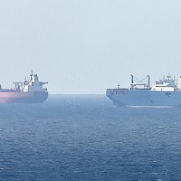 Два нефтяных танкера тонут в Оманском заливе. СМИ говорят о нападении