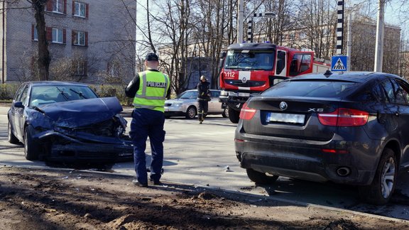 Avārija Aizkraukles un Laimdotas ielu krustojumā