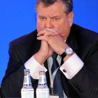 Урбанович: премьер должен быть без проблем в прошлом и будущем
