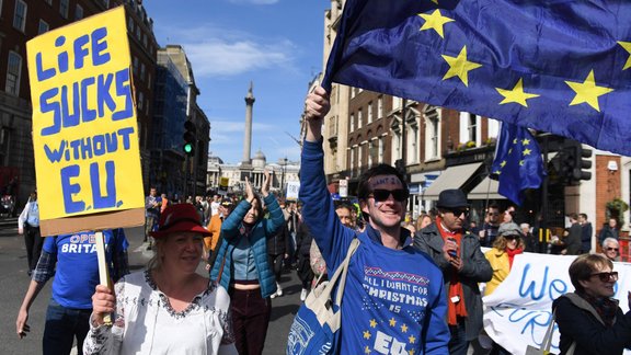 Londonā protestē pret "Brexit" - 6