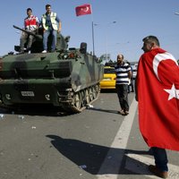 Turcijā sākas lielākā prāva pret pučā apsūdzētajiem