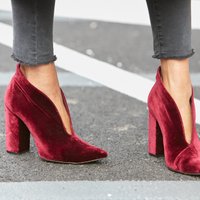Шнурки, мех и красный цвет: главные обувные тенденции сезона