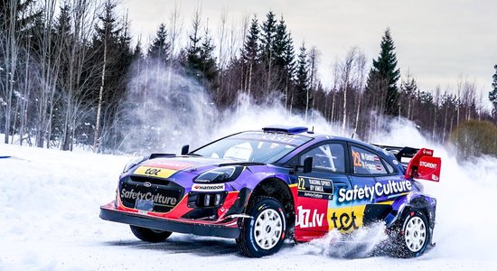 Sesks Zviedrijas WRC posma pirmo dienu noslēdz kā labākais "M-Sport Ford" braucējs