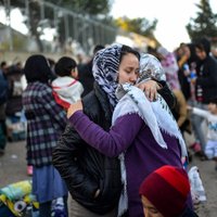 Bēgļu nometne Lesbas salā apdraud sievietes, uzstāj HRW