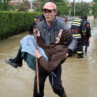 Horvātijas futbola izlase daļu prēmijas ziedo Balkānos plūdos cietušajiem