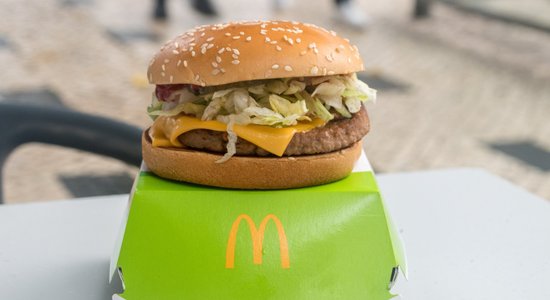 Вегетарианцам на радость! McDonald's в Латвии начал предлагать бургер без мяса