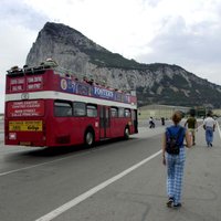 Spānija varētu ieviest īpašas nodevas par Gibraltāra robežas šķērsošanu