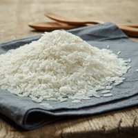 Rīsu metode slikta aromāta likvidēšanai drēbju skapī