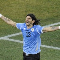 Urugvajiešu futbolists atrod 28. darbavietu un labo Ginesa rekordu