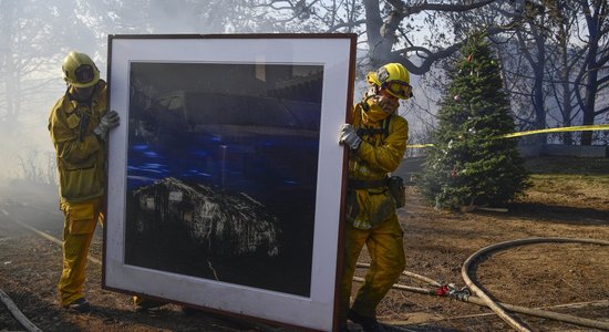Лесные пожары в Калифорнии угрожают Лос-Анджелесу