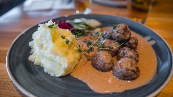 Zviedru ēdiens köttbullar bumbiņas