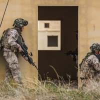 Foto: Kā Latvijas un ASV karavīri savas prasmes Spānijā trenēja