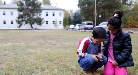 Mēģinās noskaidrot izdevumu apmēru, lai bēgļi Latvijā integrētos