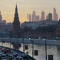Kremlis bažās par koronavīrusu Putina sanāksmēs pārbauda dalībnieku temperatūru