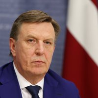 Premjers nebūtu pārsteigts, ja Latvijā slēgtu vēl kādu banku