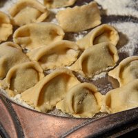 Ravioli mazie brāļi - 'plin' ar gaļas pildījumu