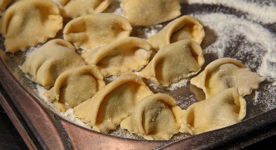 Ravioli mazie brāļi - 'plin' ar gaļas pildījumu