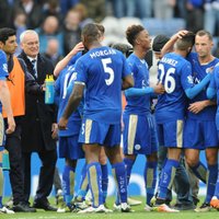 'Leicester City' nonāk uzvaras attālumā no lielākās sensācijas mūsdienu futbolā