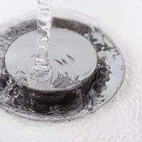 Kā mājas apstākļos attīrīt kanalizācijas caurules?