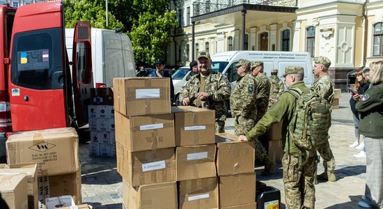 Foto: Ukrainas aizstāvji saņem Latvijas ziedojumus