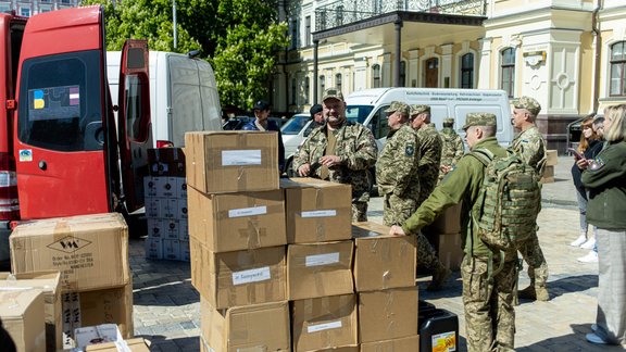 Humānais konvojs no Rīgas sasniedz Kijivu. - 13