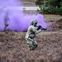 Foto: Latvijas militārie uzņēmumi un karavīri demonstrē tehnoloģijas un spēku mācībās 'Sudraba bulta'