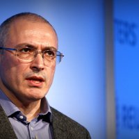 Maskavas policija veic kratīšanu Hodorkovska kustības birojā