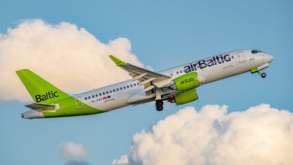 airbaltic lidmasina airbus a220 