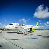 airBaltic получила новый самолет Bombardier CS300