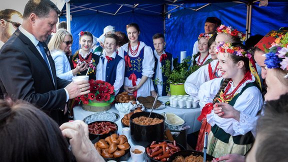 Baltā galdauta svētki un ozolu stādīšana Daugavpilī - 16