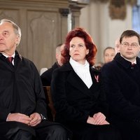 Фоторепортаж: первые лица помолились за Латвию