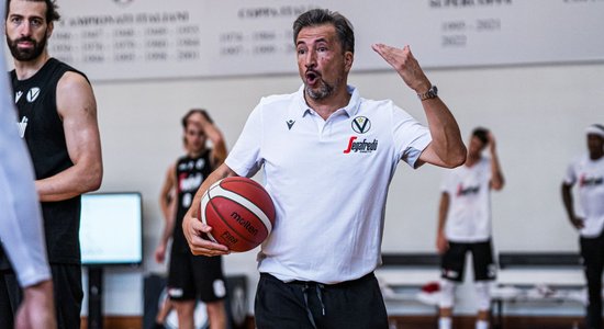 Latvijas basketbola izlases trenera Banki vadītā 'Virtus' ar uzvaru sāk Itālijas A sērijas čempionātu