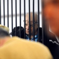 Apgabaltiesa lemj paturēt apcietinājumā par sievas slepkavības organizēšanu notiesāto uzņēmēju Ivanovu