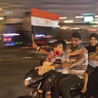 Ēģiptes krīze: valstis gan izsaka bažas, gan slavē Mursi gāšanu