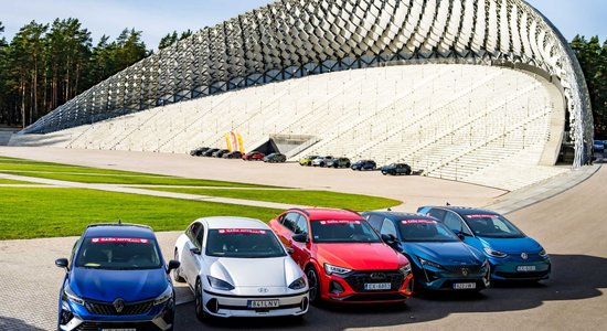 Jaunākie auto modeļi no Mežaparka estrādes dodas Gada auto lielajā testa braucienā